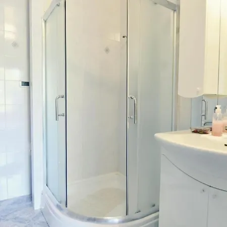 Apartman Klimatisierte In Valica Mit Grossem Garten By Interhome *