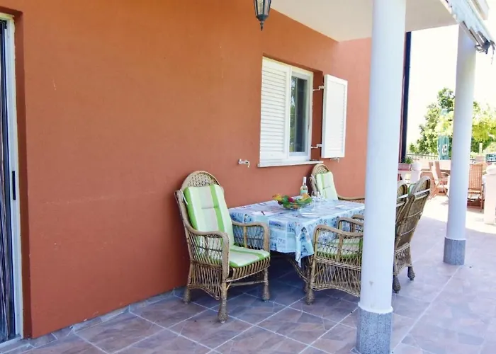 Apartman Klimatisierte In Valica Mit Grossem Garten By Interhome Umag