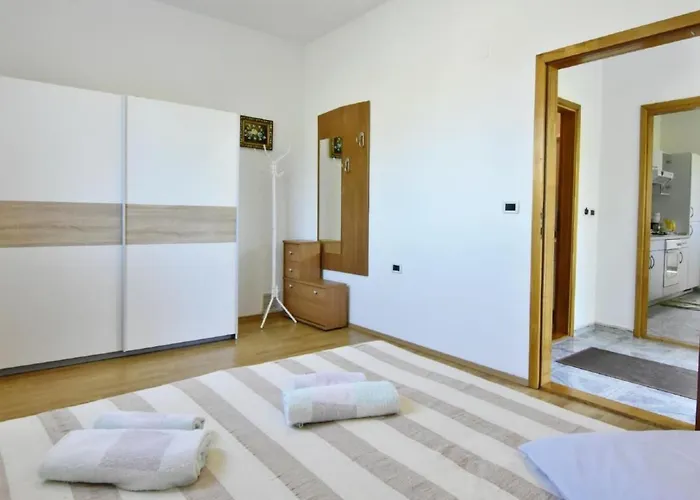Apartman Klimatisierte In Valica Mit Grossem Garten By Interhome Umag
