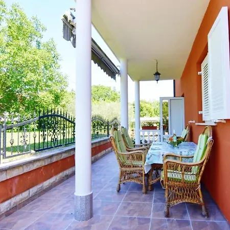 Klimatisierte In Valica Mit Grossem Garte By Interhome 乌马格