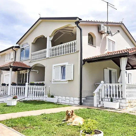 Klimatisierte In Valica Mit Grossem Garte By Interhome Апартаменты *