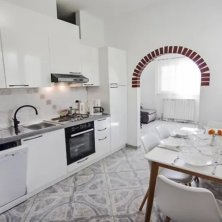 Klimatisierte In Valica Mit Grossem Garte By Interhome Umag