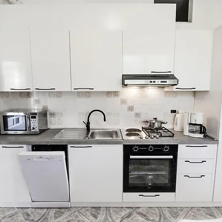 Apartman Klimatisierte In Valica Mit Grossem Garte By Interhome Umag
